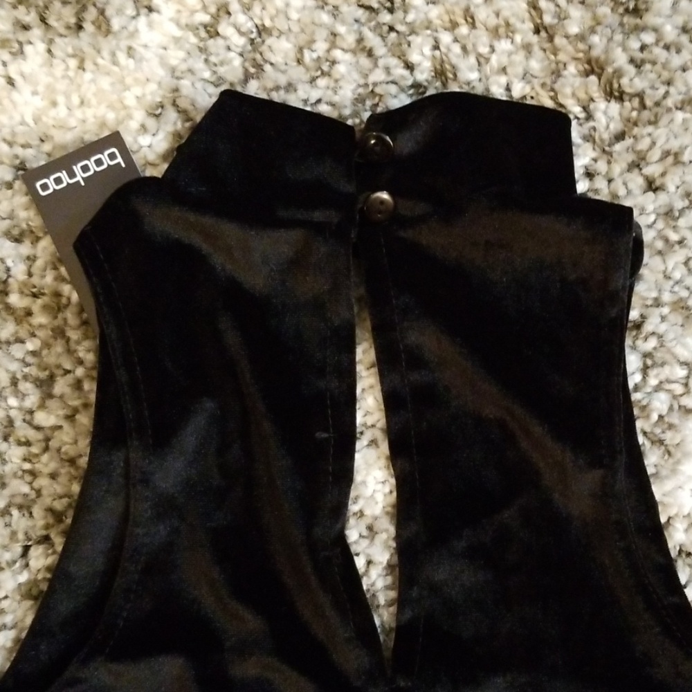 NWT BooHoo Camille Velvet Choker Plunge ShiftDress - Picture 7 of 8